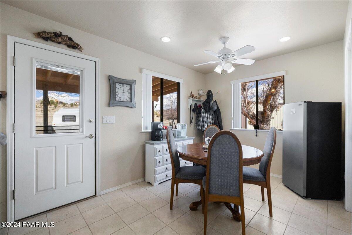 18531 Peeples Valley Road Peeples Valley, AZ 86332 - Photo 14 of 35 14-Dining Room