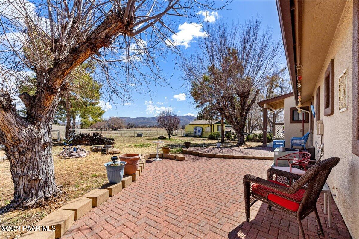 18531 Peeples Valley Road Peeples Valley, AZ 86332 - Photo 33 of 35 34-Back Patio