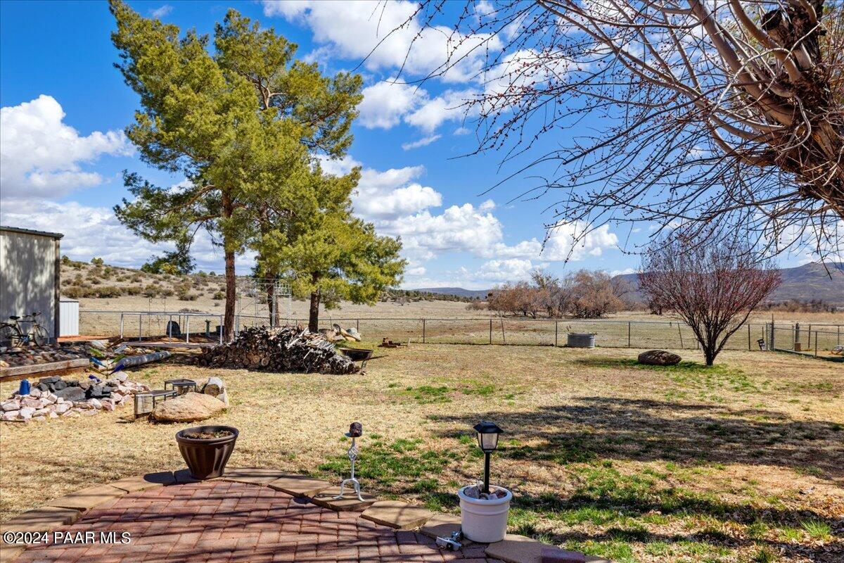 18531 Peeples Valley Road Peeples Valley, AZ 86332 - Photo 34 of 35 35-Backyard