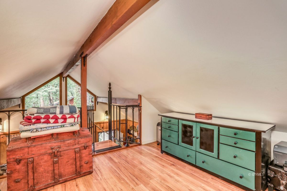 55255 Daryll Road Idyllwild, CA 92549 - Photo 22 of 41 a reading room with furniture and a wooden floor