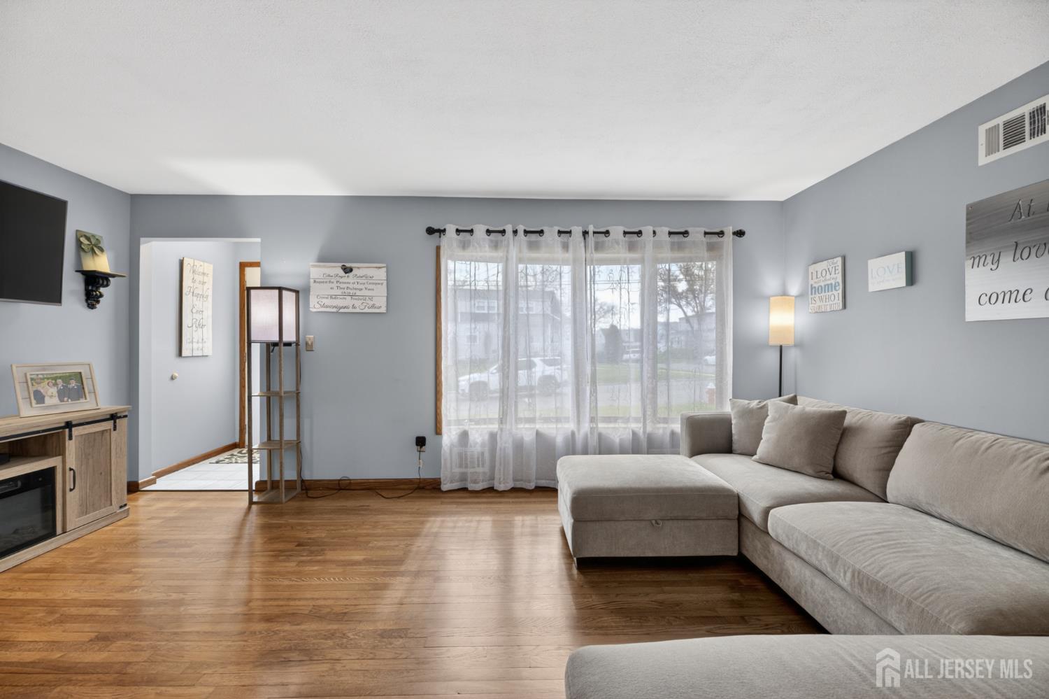 30 Harrison Place Parlin, NJ 08859 - Photo 4 of 40