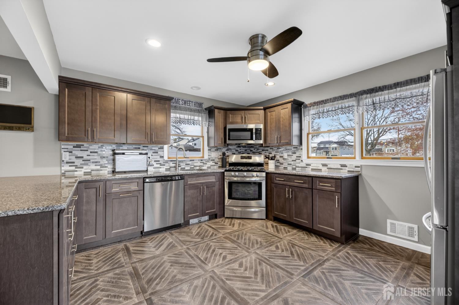 30 Harrison Place Parlin, NJ 08859 - Photo 10 of 40