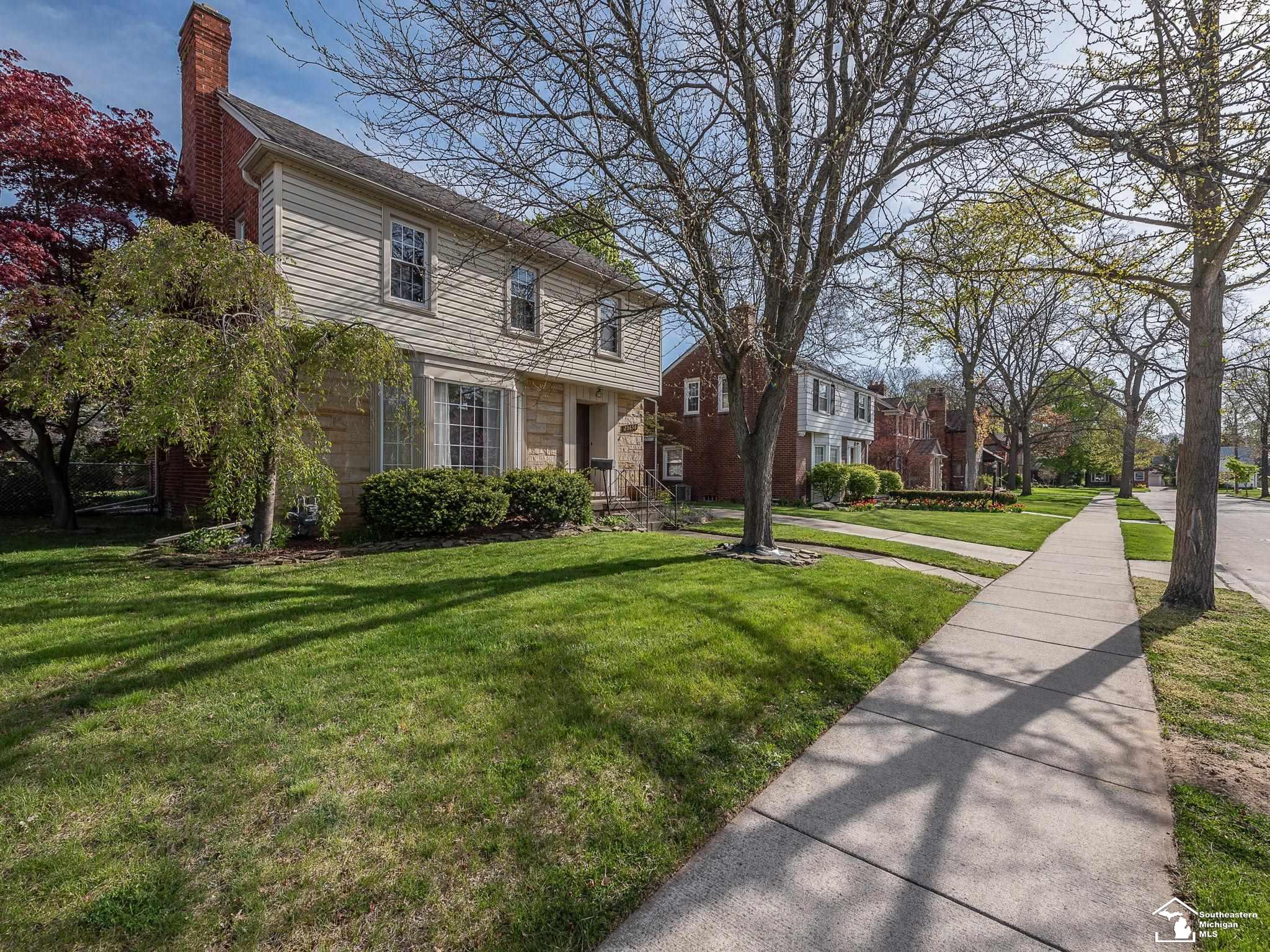 23656 Rowe Street Dearborn, MI 48124 - Photo 2 of 30 50140032-07f88517-9608-4c36-b664-685bbbfeb8c1.JPG