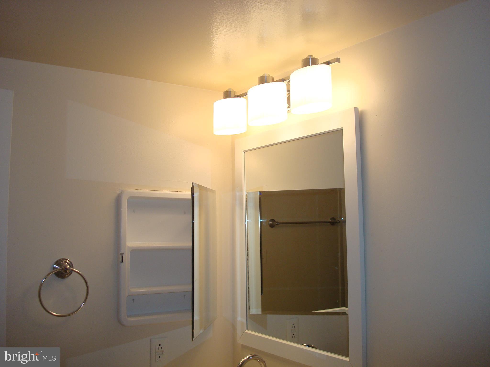 18612 Walkers Choice Road, Unit 2 Gaithersburg, MD 20886 - Photo 17 of 26 Bath