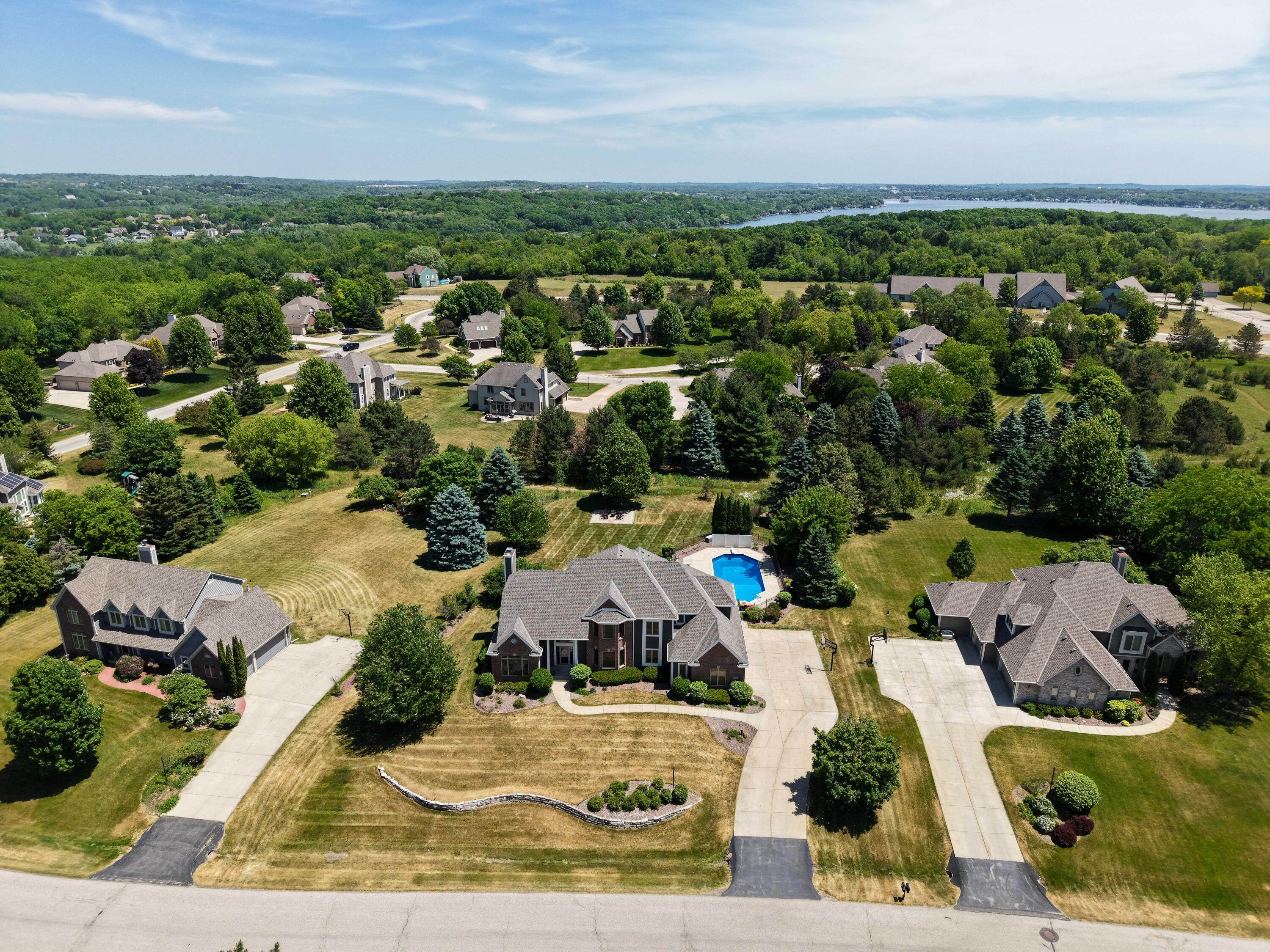 W289N3752 Huntsman Court Delafield, WI 53072 - Photo 54 of 88 DJI_20260604123837_0026_D