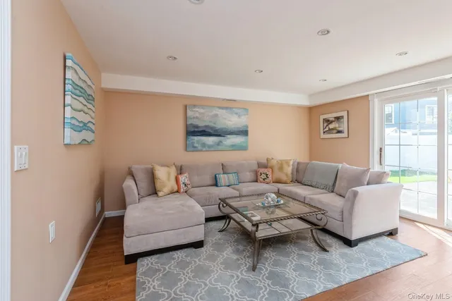 $1,375,000 | 511 Redwood Drive, Cedarhurst, NY 11516