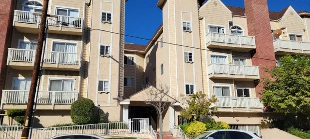 $3,200 | 5135 Zelzah Avenue, Unit 101, Encino, CA 91316