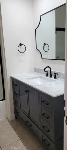 $3,200 | 5135 Zelzah Avenue, Unit 101, Encino, CA 91316