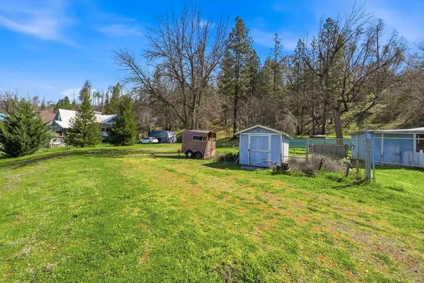 $324,900 | 11 Deadwood Road, Lewiston, CA 96052