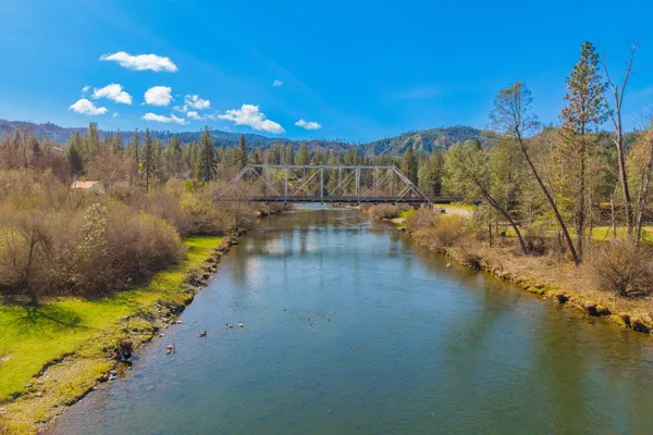 $324,900 | 11 Deadwood Road, Lewiston, CA 96052