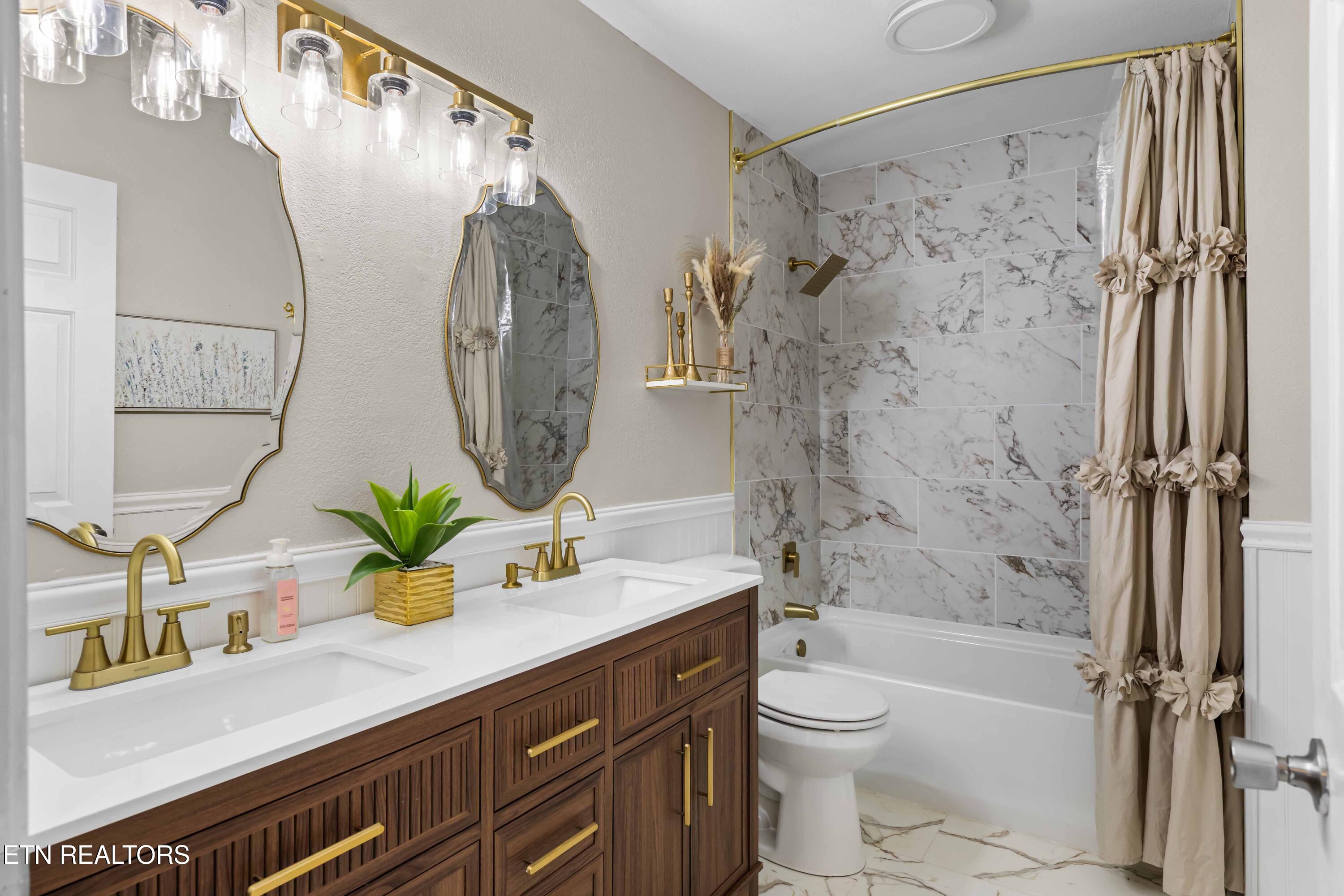 155 Ruth Street Corryton, TN 37721 - Photo 23 of 30 Hallway Bathroom