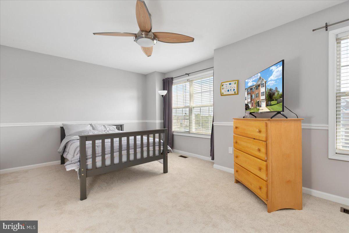 8448 Tackhouse Loop Gainesville, VA 20155 - Photo 25 of 39