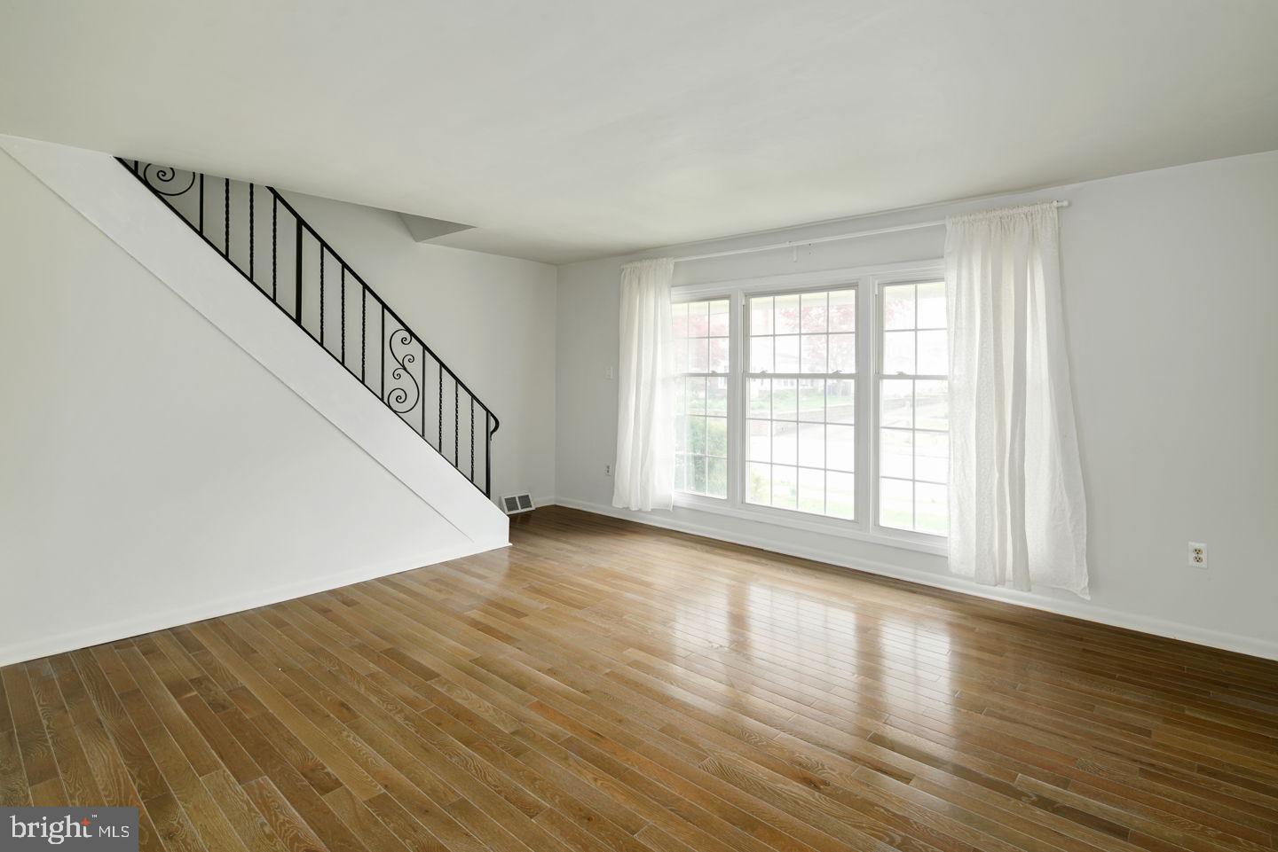 238 Bailey Road Bryn Mawr, PA 19010 - Photo 8 of 19 Living Room