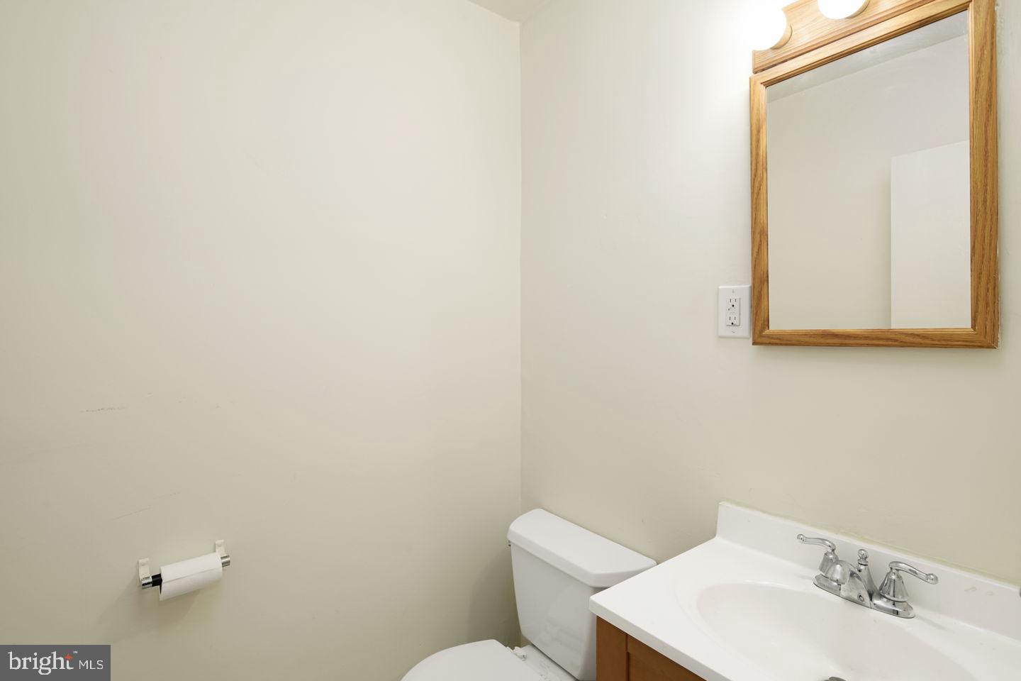 238 Bailey Road Bryn Mawr, PA 19010 - Photo 10 of 19 Powder Room