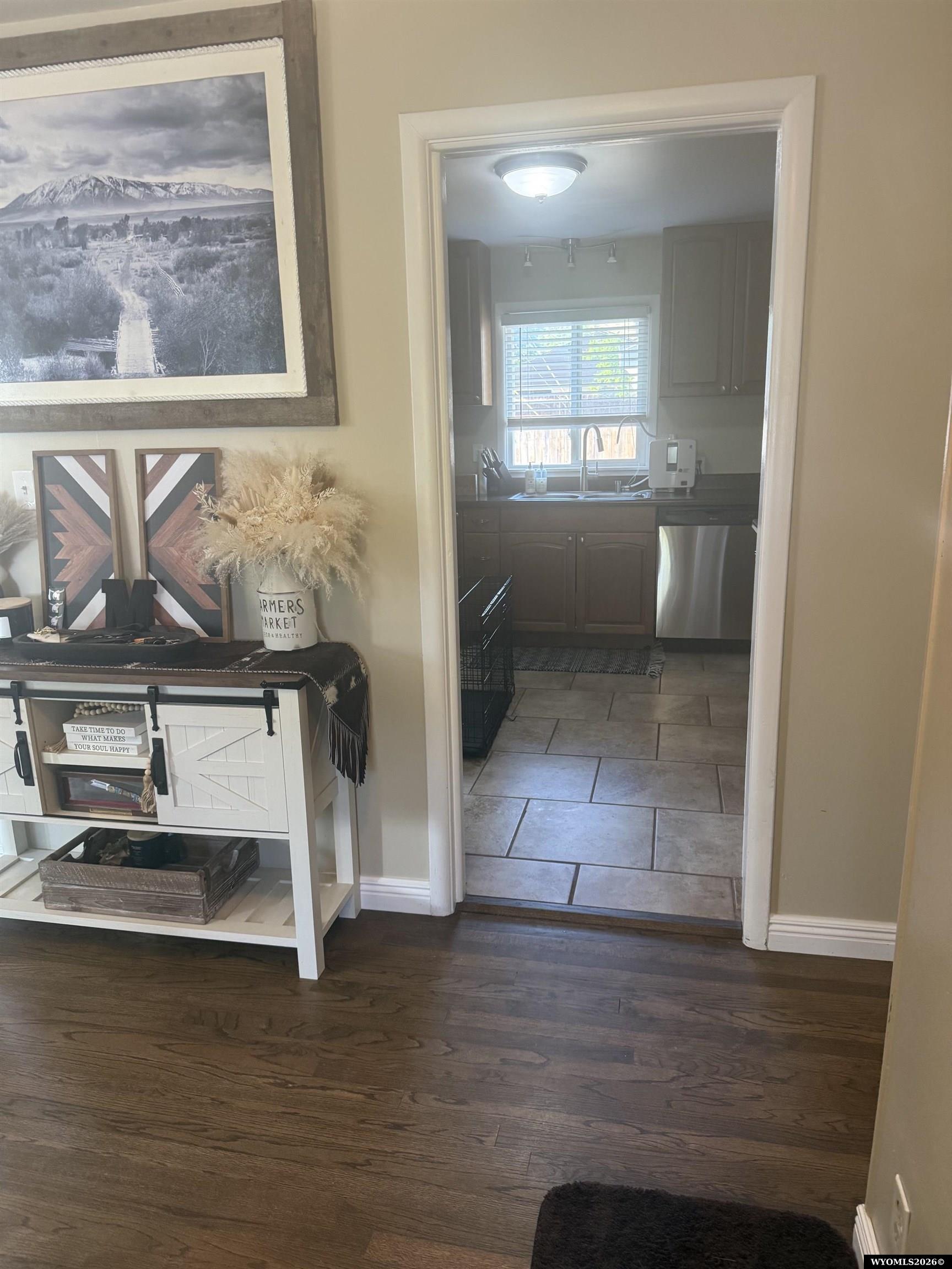 807 High Street Rawlins, WY 82301 - Photo 3 of 33