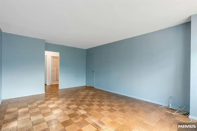 $200,000 | 2150 Center Avenue, Unit 2E, Fort Lee, NJ 07024