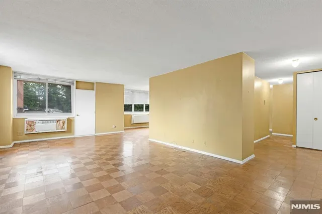 $200,000 | 2150 Center Avenue, Unit 2E, Fort Lee, NJ 07024