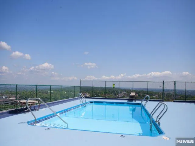 $200,000 | 2150 Center Avenue, Unit 2E, Fort Lee, NJ 07024