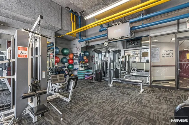 $200,000 | 2150 Center Avenue, Unit 2E, Fort Lee, NJ 07024