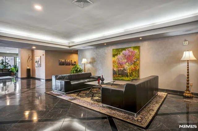 $200,000 | 2150 Center Avenue, Unit 2E, Fort Lee, NJ 07024