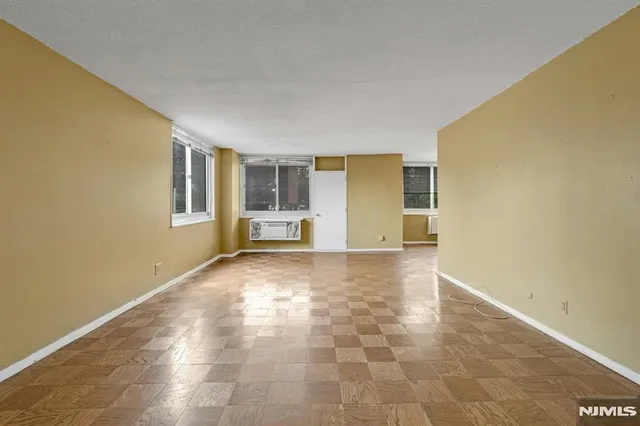 $200,000 | 2150 Center Avenue, Unit 2E, Fort Lee, NJ 07024