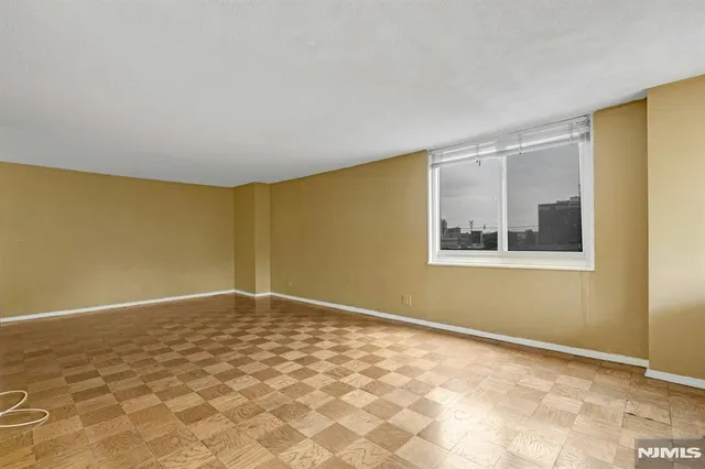 $200,000 | 2150 Center Avenue, Unit 2E, Fort Lee, NJ 07024