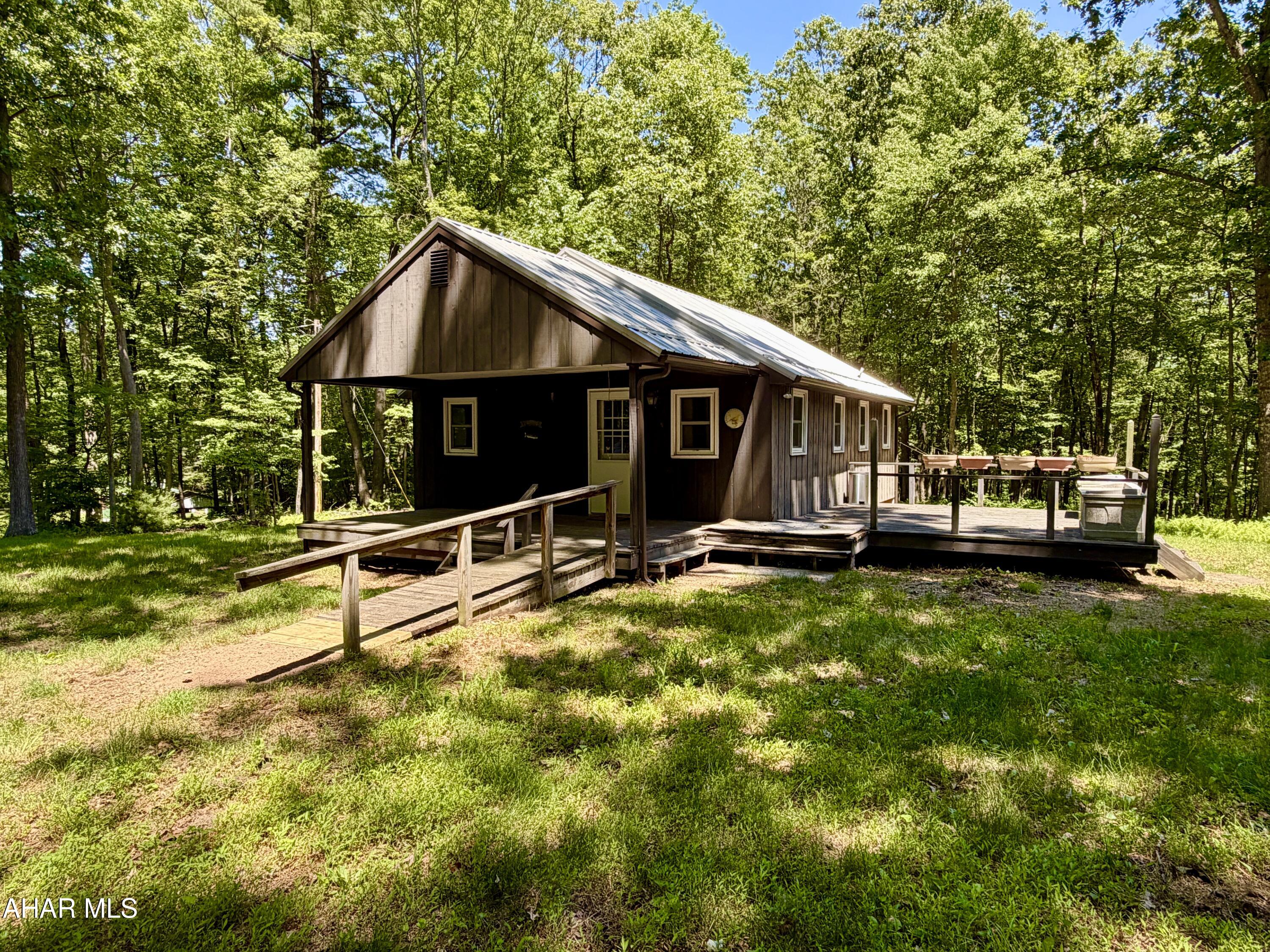 317 Mountainside Road Breezewood, PA 15533 - Photo 3 of 31