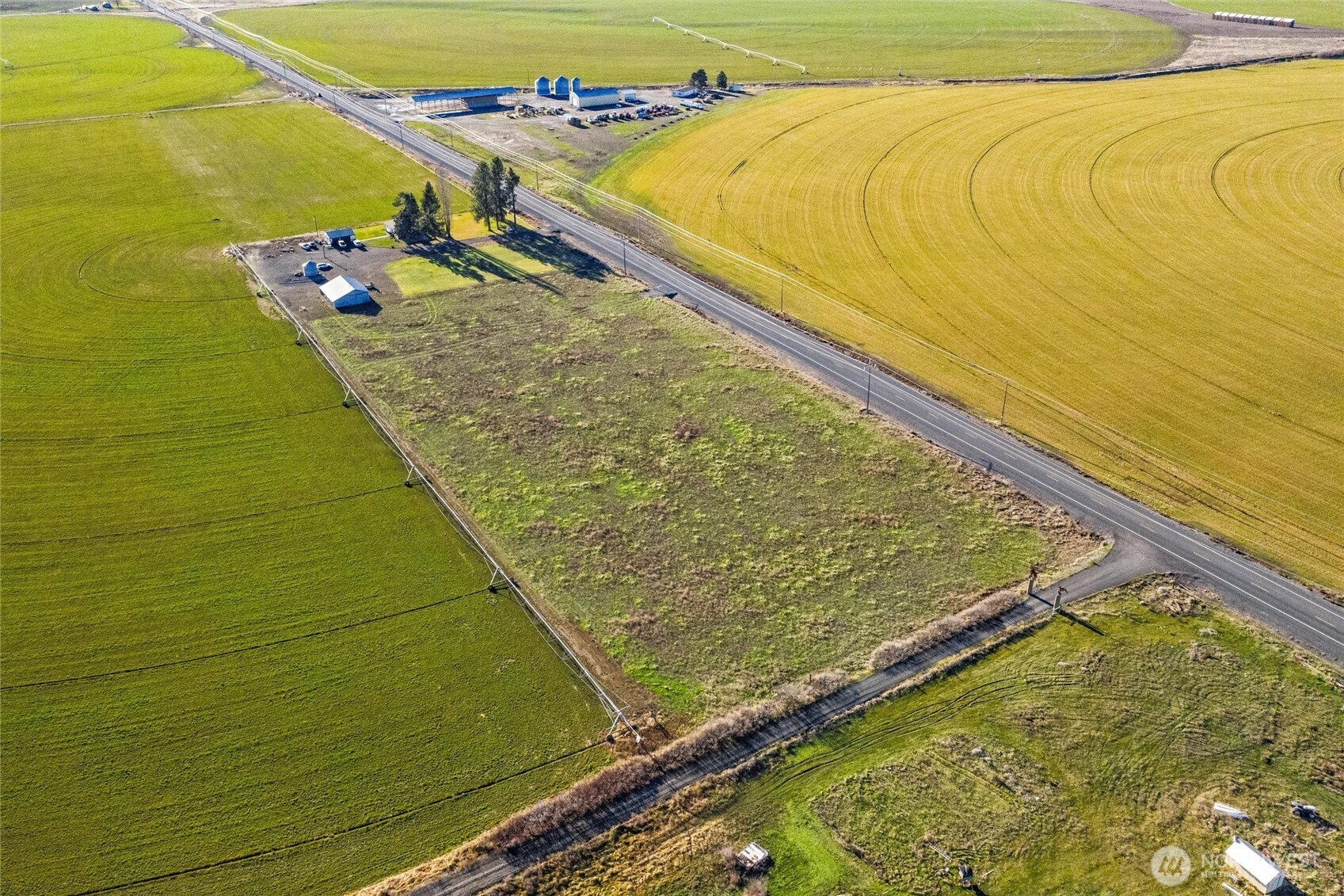 15709 Stratford Road Northeast Moses Lake, WA 98837 - Photo 1 of 19 a view of a pool