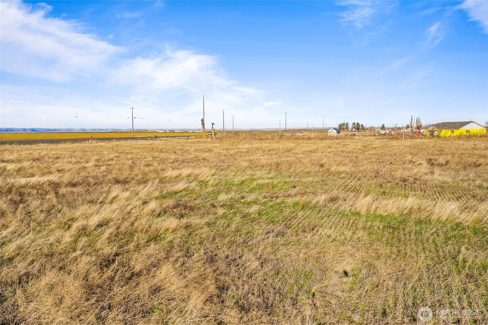 15709 Stratford Road Northeast Moses Lake, WA 98837 - Photo 16 of 19 a view of an ocean