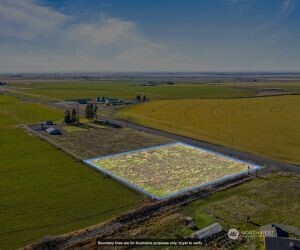 15709 Stratford Road Northeast Moses Lake, WA 98837 - Photo 4 of 19 a view of a ocean view