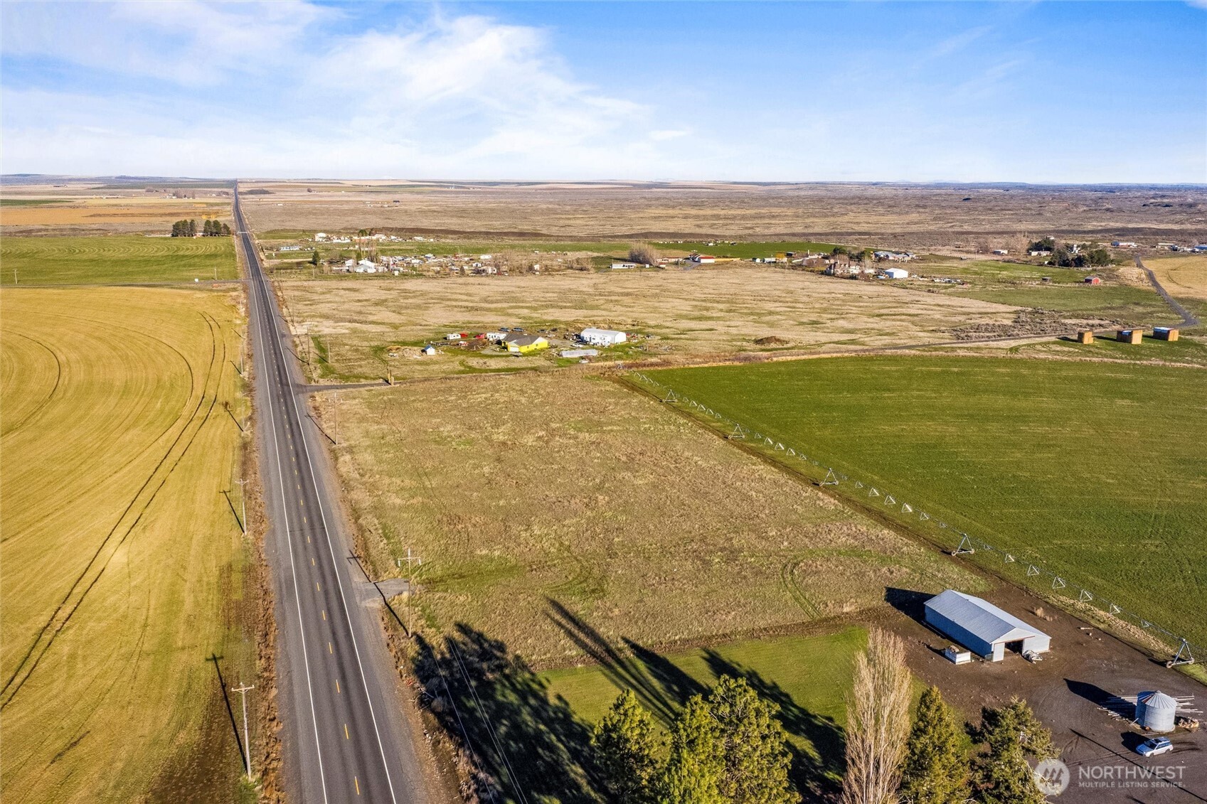 15709 Stratford Road Northeast Moses Lake, WA 98837 - Photo 10 of 19 a view of an ocean view