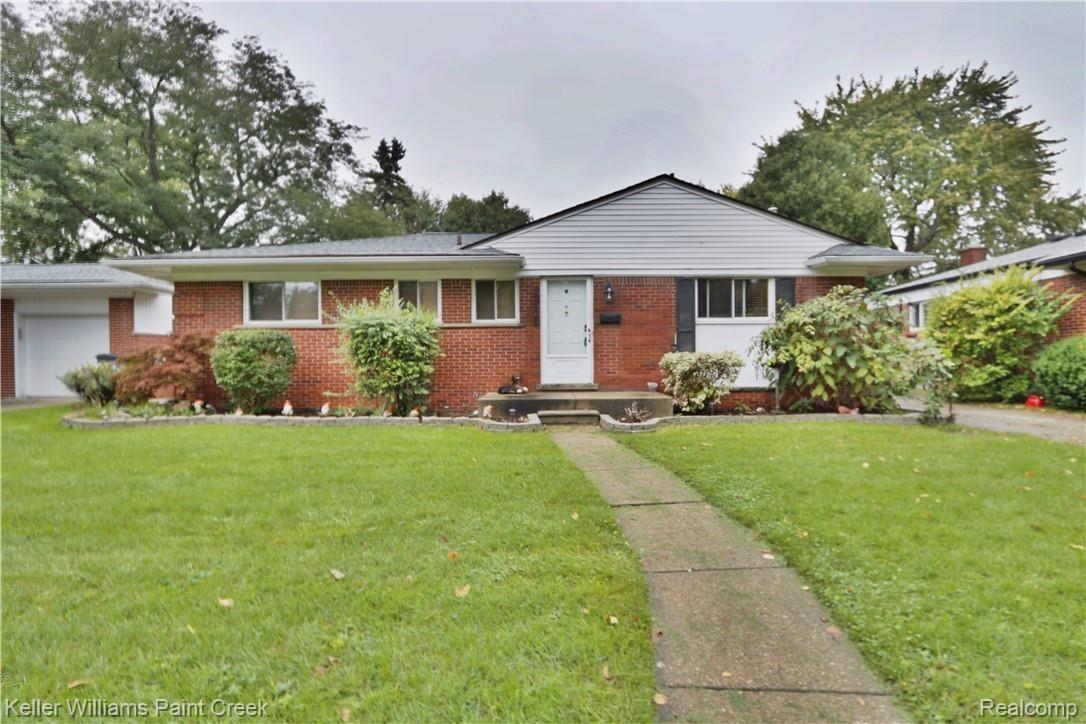 35425 Rutherford Street Clinton Township, MI 48035 - Photo 1 of 17 front.jpg