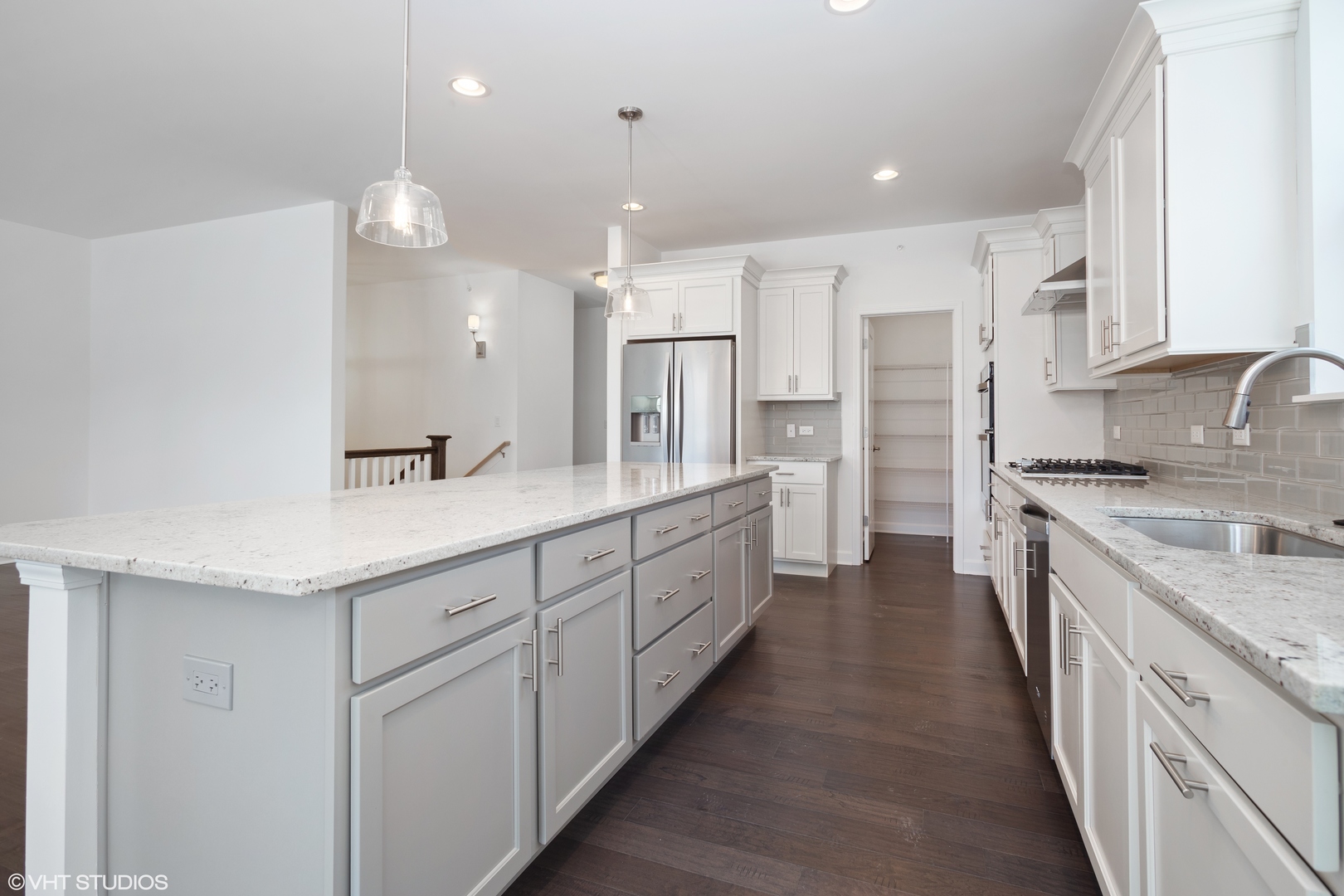 748 West Eagle Court Addison, IL 60101 - Photo 3 of 12