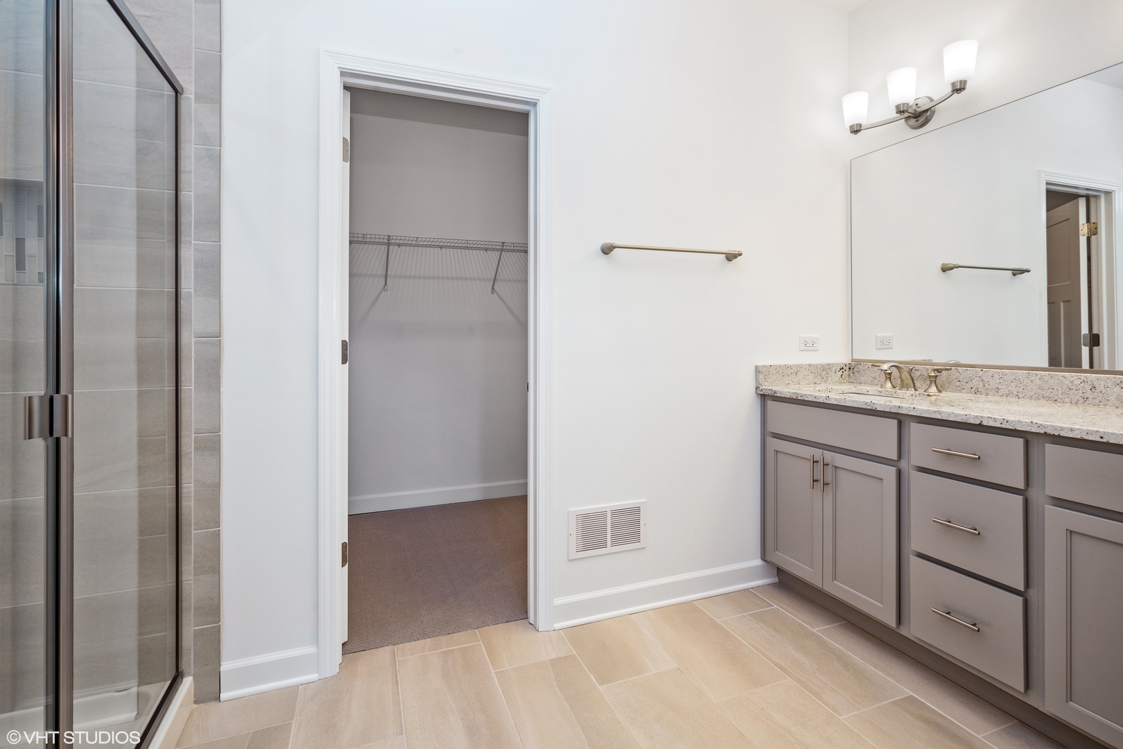 748 West Eagle Court Addison, IL 60101 - Photo 9 of 12