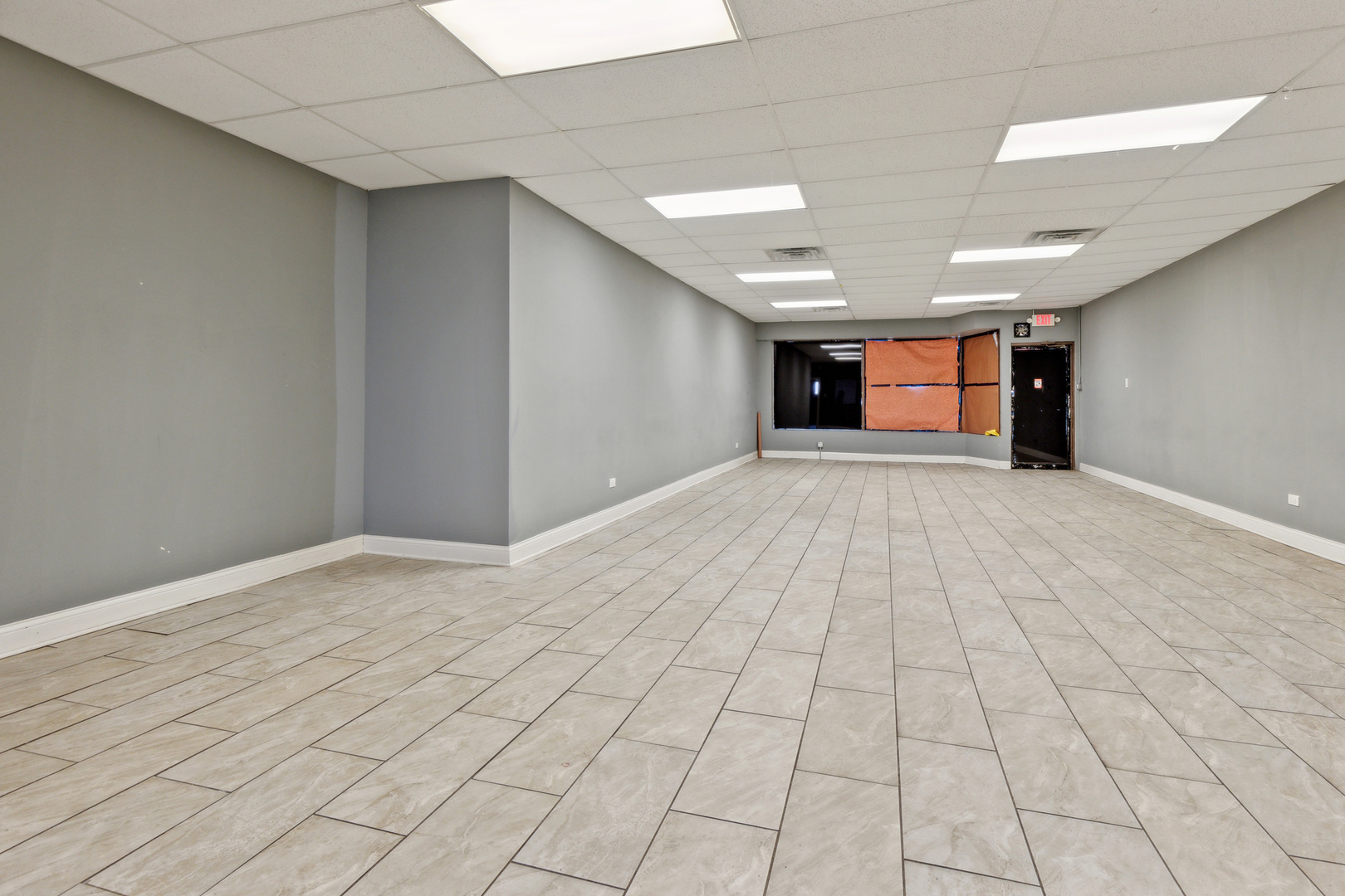 2913 West 63rd Street Chicago, IL 60629 - Photo 4 of 20 a view of an empty room