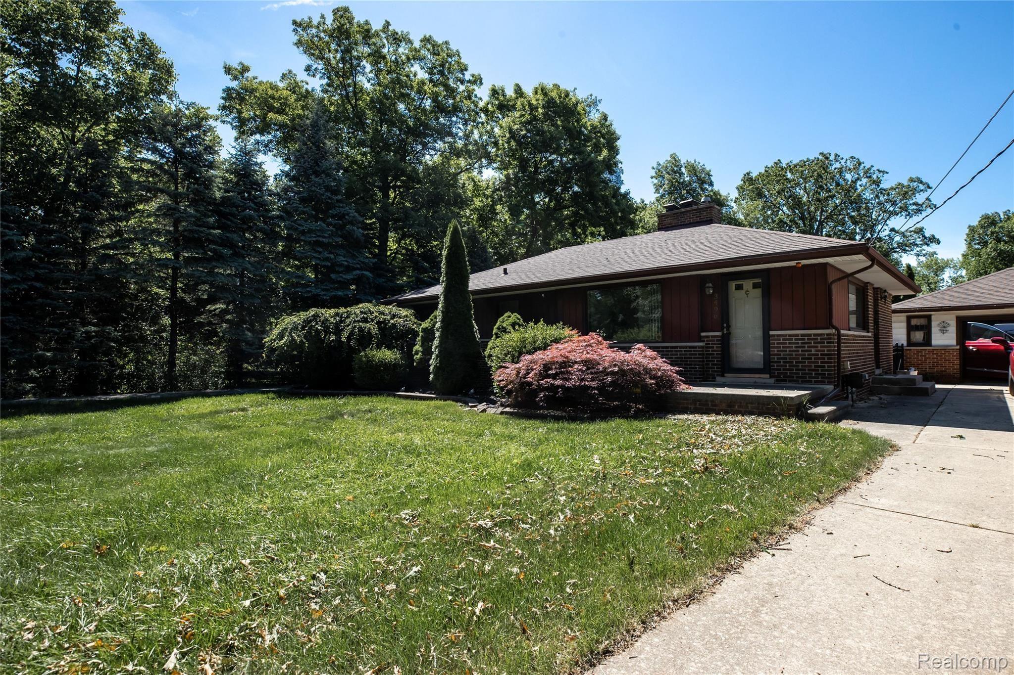 3496 Hazelton Avenue Rochester, MI 48307 - Photo 5 of 35 3496 HAZELTON AVE - EXTERIOR-25.jpg