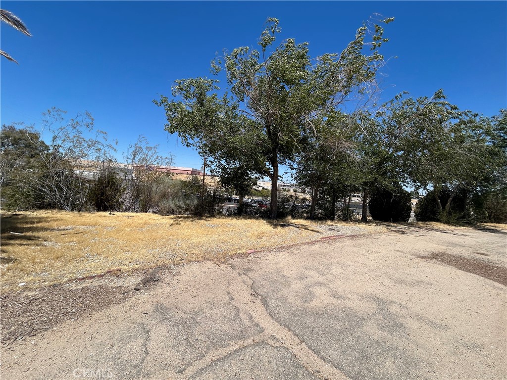 14822 Rodeo Drive Victorville, CA 92395 - Photo 49 of 60