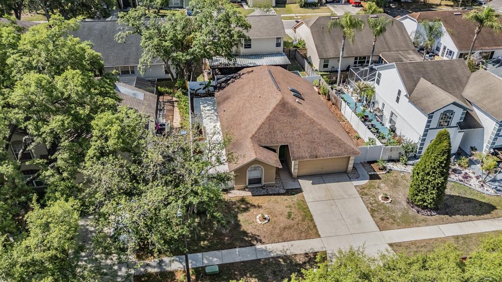 2315 Lyncrest Court Valrico, FL 33596 - Photo 2 of 42