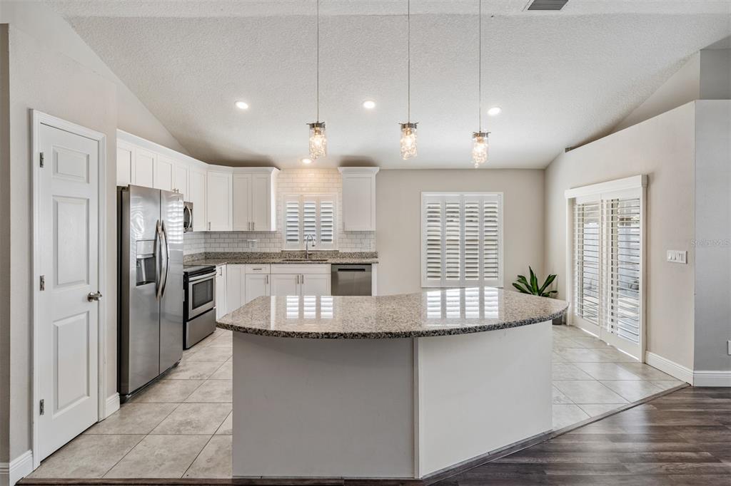 2315 Lyncrest Court Valrico, FL 33596 - Photo 5 of 42