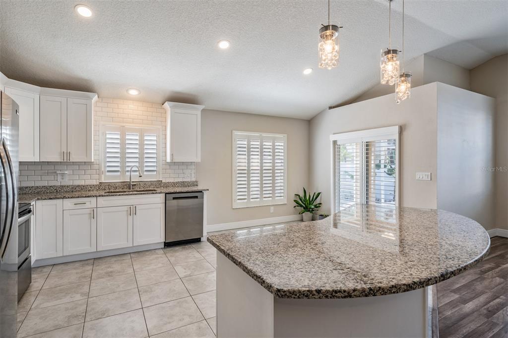 2315 Lyncrest Court Valrico, FL 33596 - Photo 6 of 42