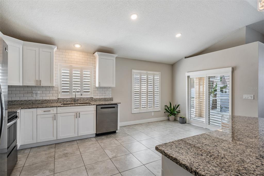 2315 Lyncrest Court Valrico, FL 33596 - Photo 9 of 42