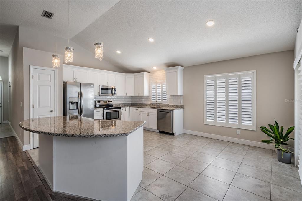 2315 Lyncrest Court Valrico, FL 33596 - Photo 10 of 42