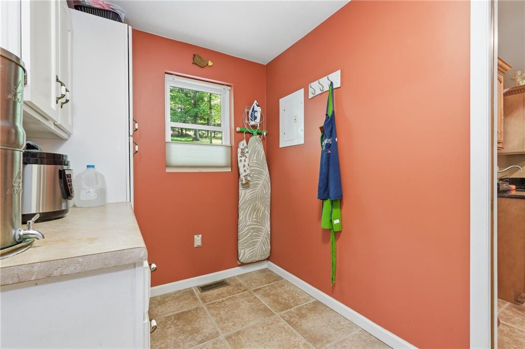 225 Woodcroft Road Baden, PA 15005 - Photo 20 of 43