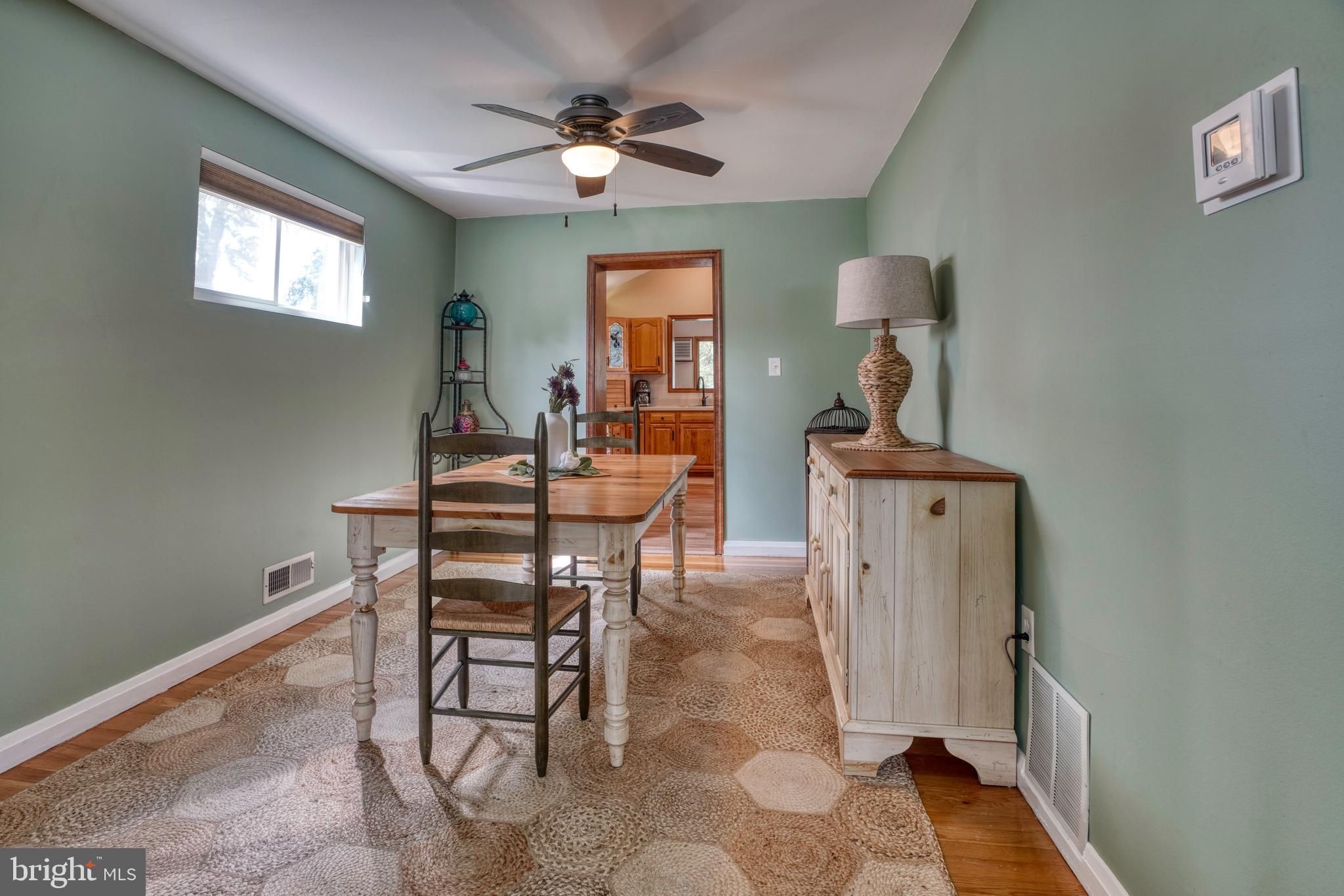 30 Tenbury Road Lutherville-Timonium, MD 21093 - Photo 22 of 51 Room for a large table in the dining room