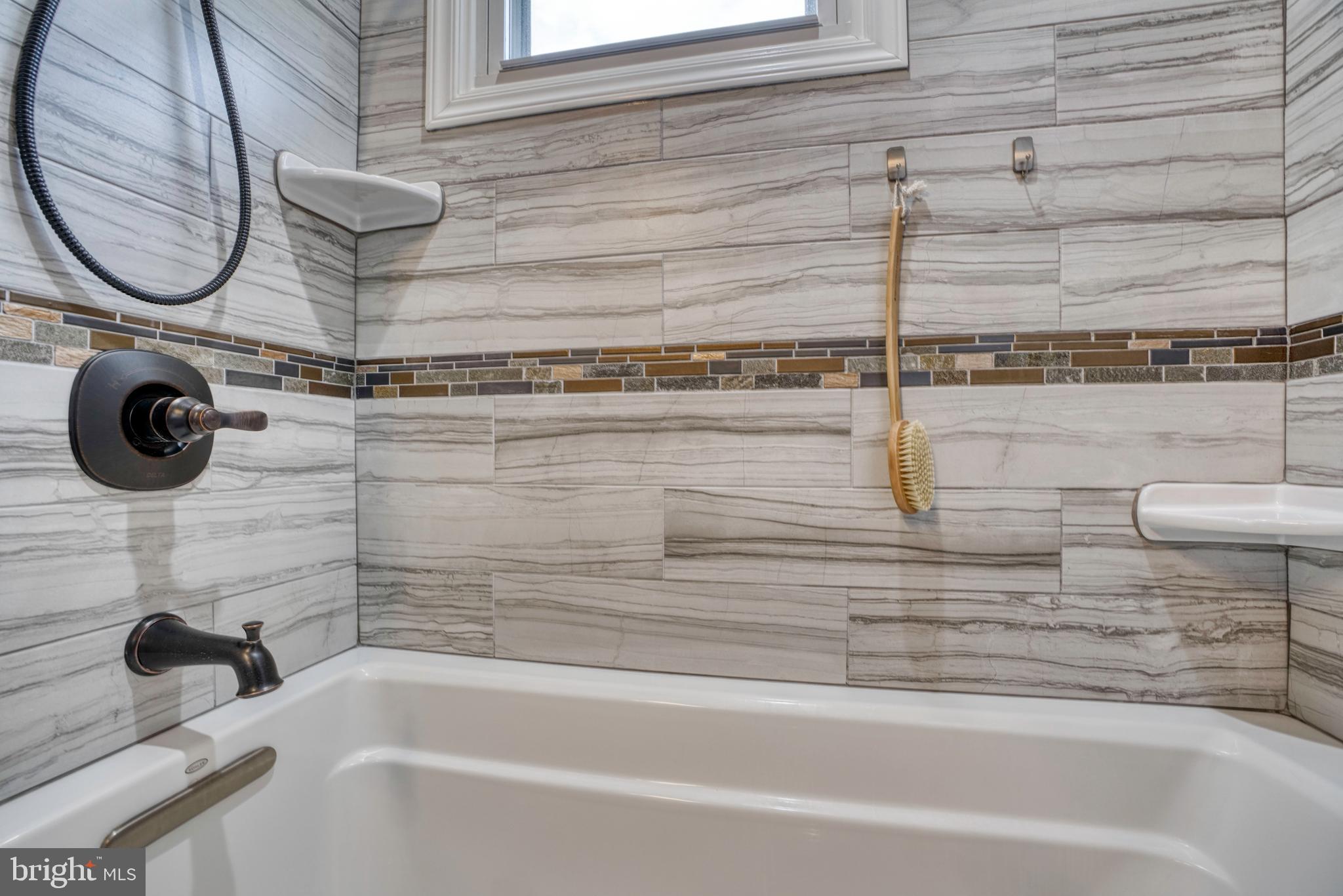 30 Tenbury Road Lutherville-Timonium, MD 21093 - Photo 40 of 51 Upstairs bath w tub
