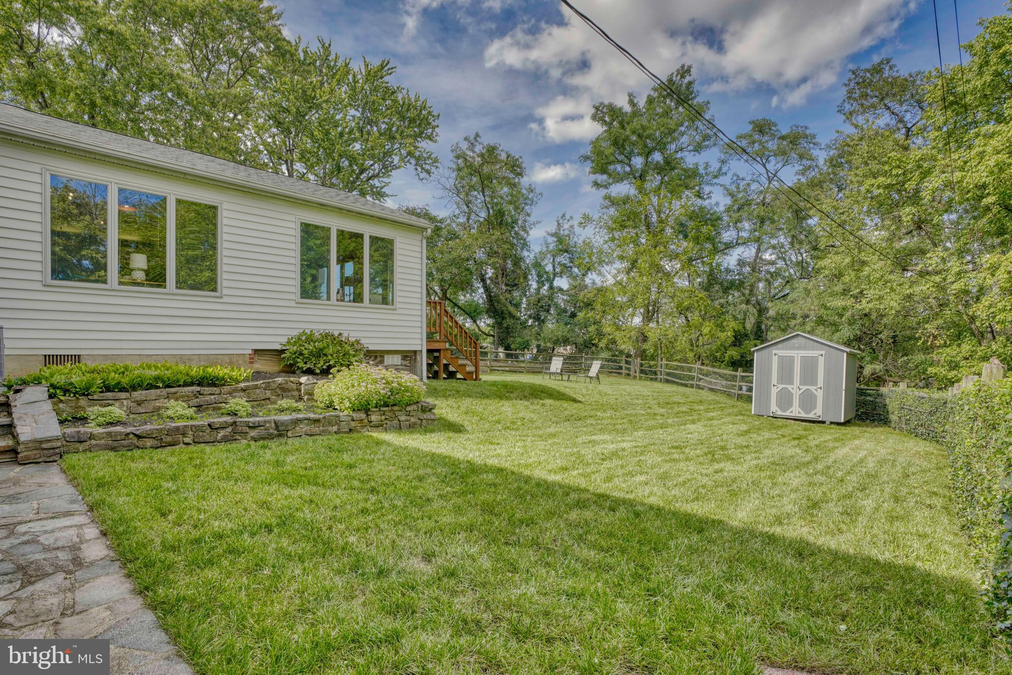 30 Tenbury Road Lutherville-Timonium, MD 21093 - Photo 48 of 51 Side yard