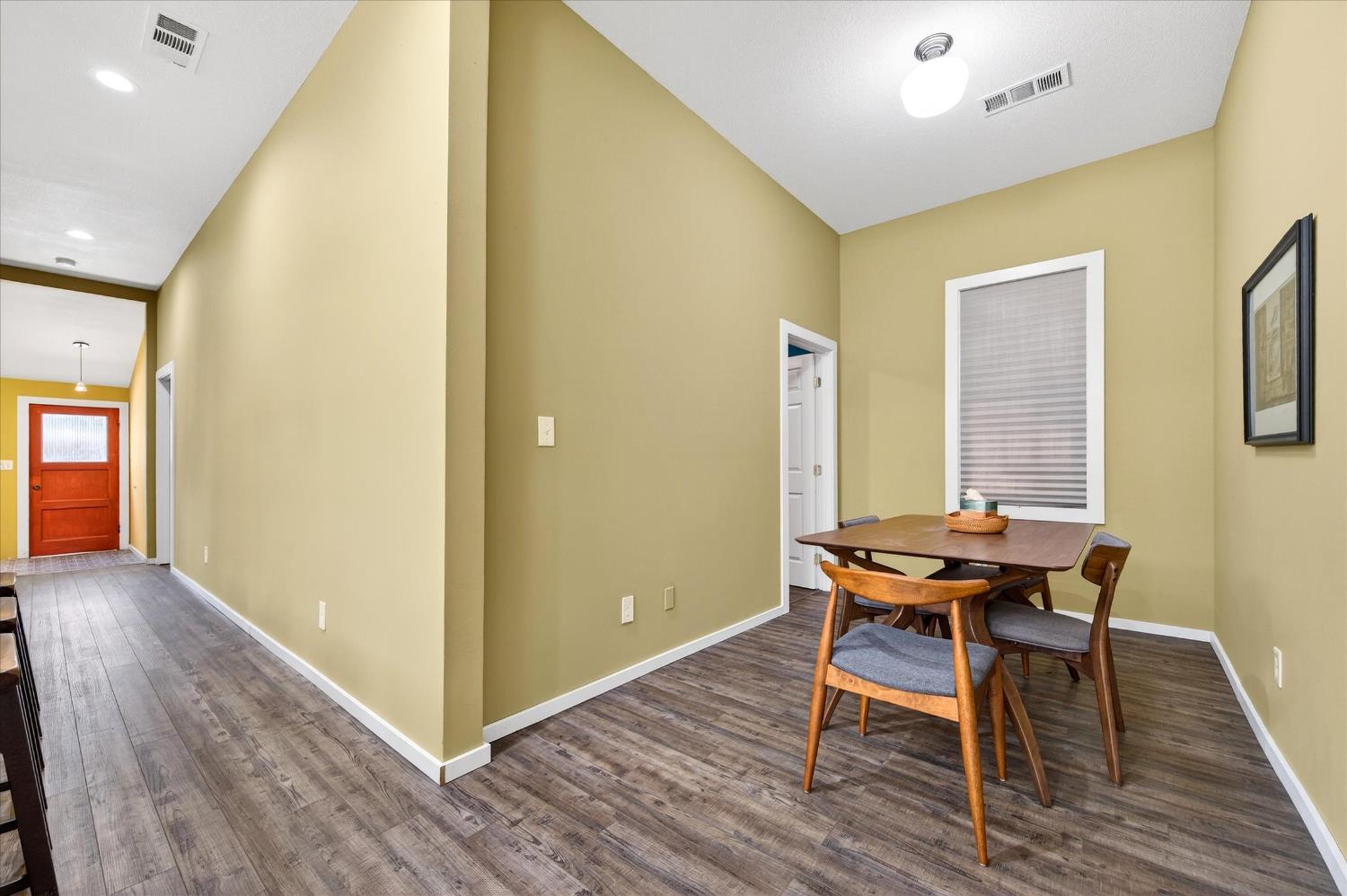 43 Main Street Isleton, CA 95641 - Photo 7 of 25 a dining room with furniture and wooden floor