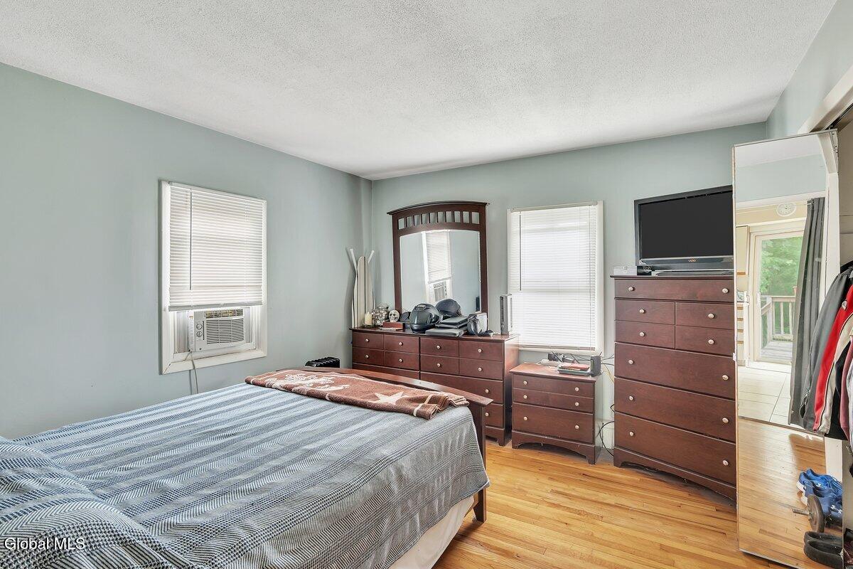 162 Consaul Road Colonie, NY 12205 - Photo 14 of 38 162 Consaul Rd-16