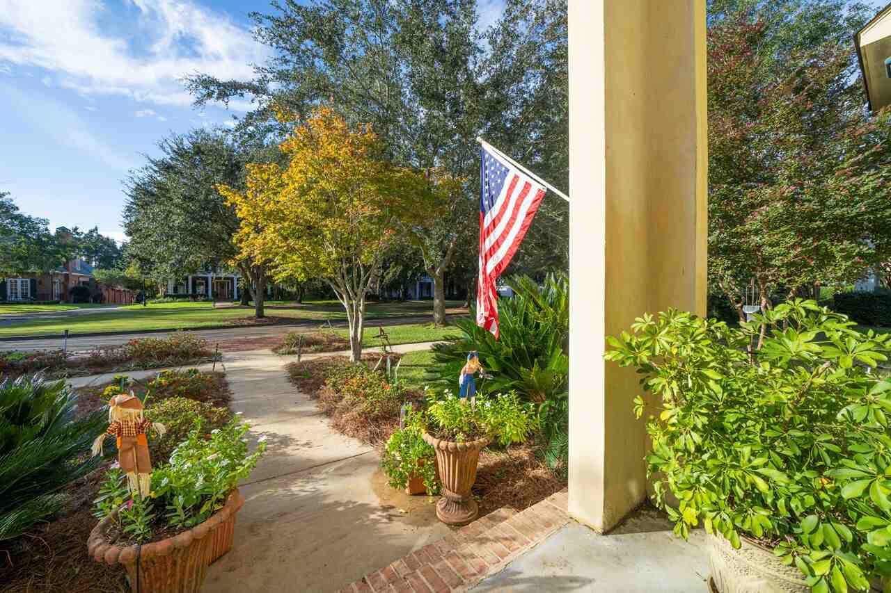 120 Savannah Square Fairhope, AL 36532 - Photo 2 of 36 Front View of Yard