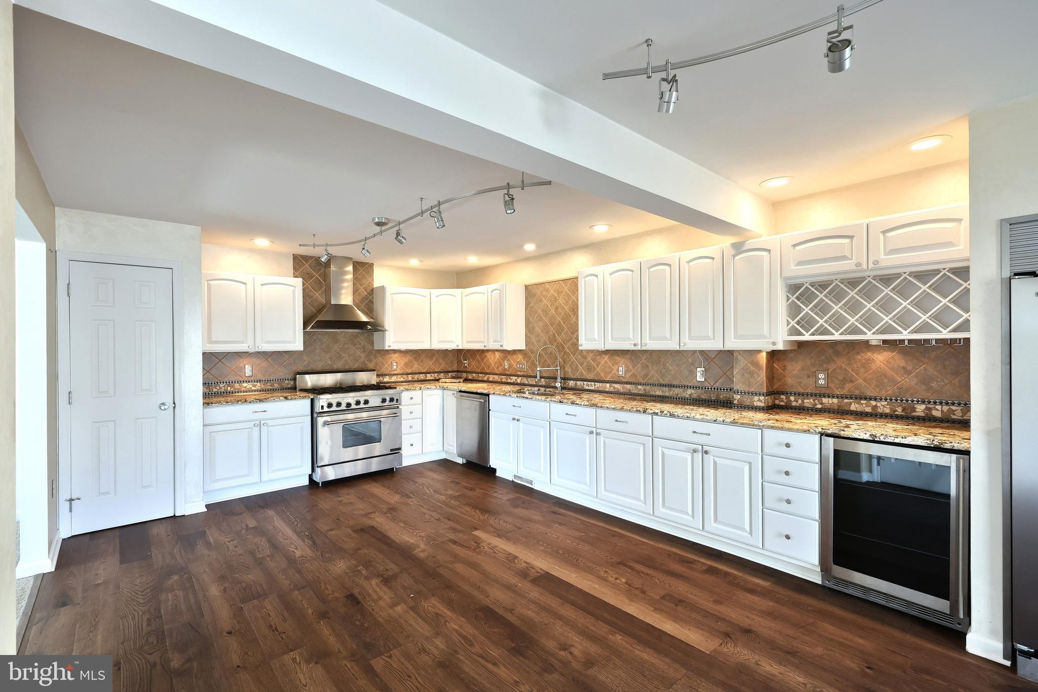 4115 Smith Road Dover, PA 17315 - Photo 9 of 48